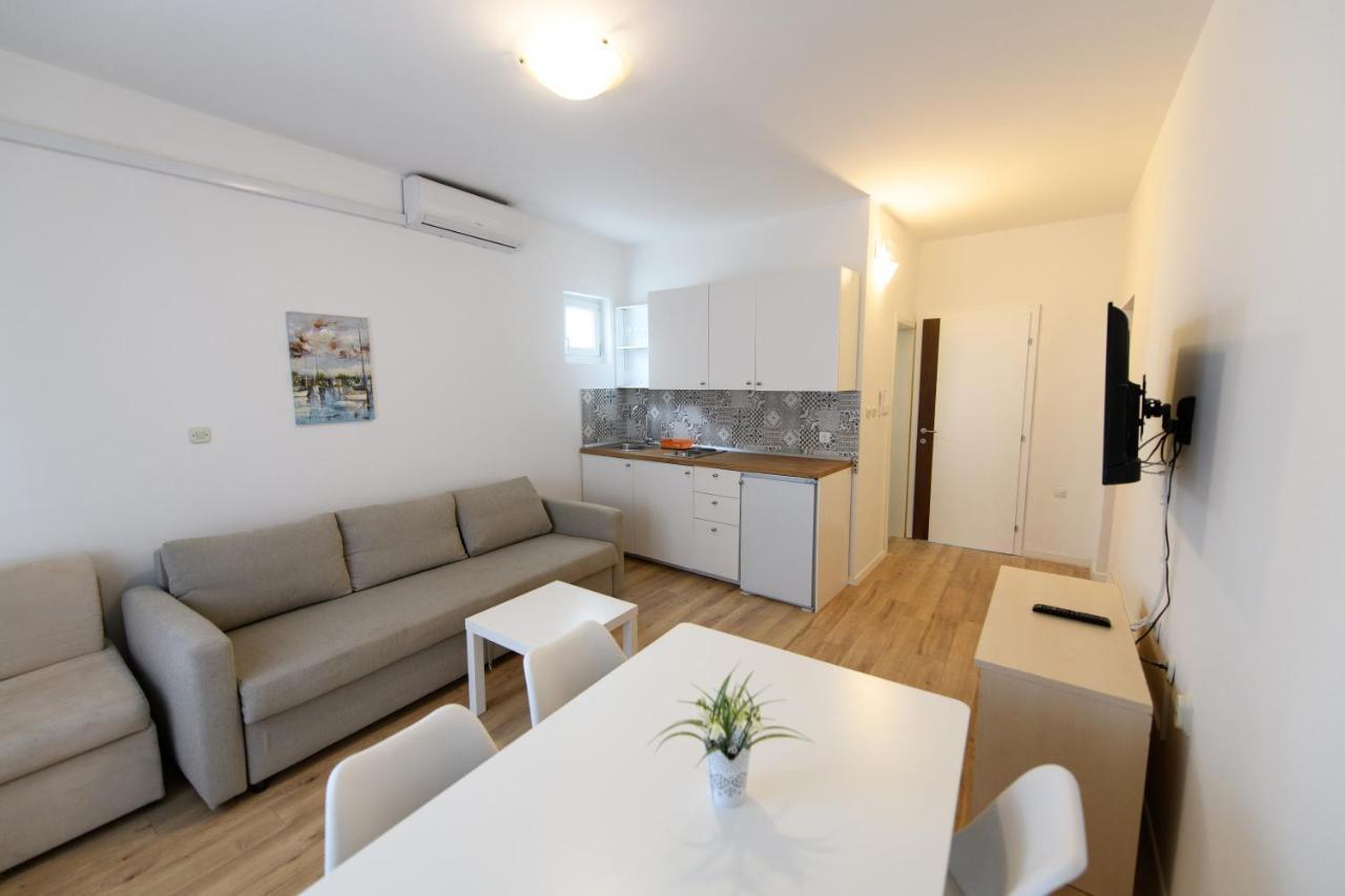 Cozy Beach Apartments Makarska Dış mekan fotoğraf